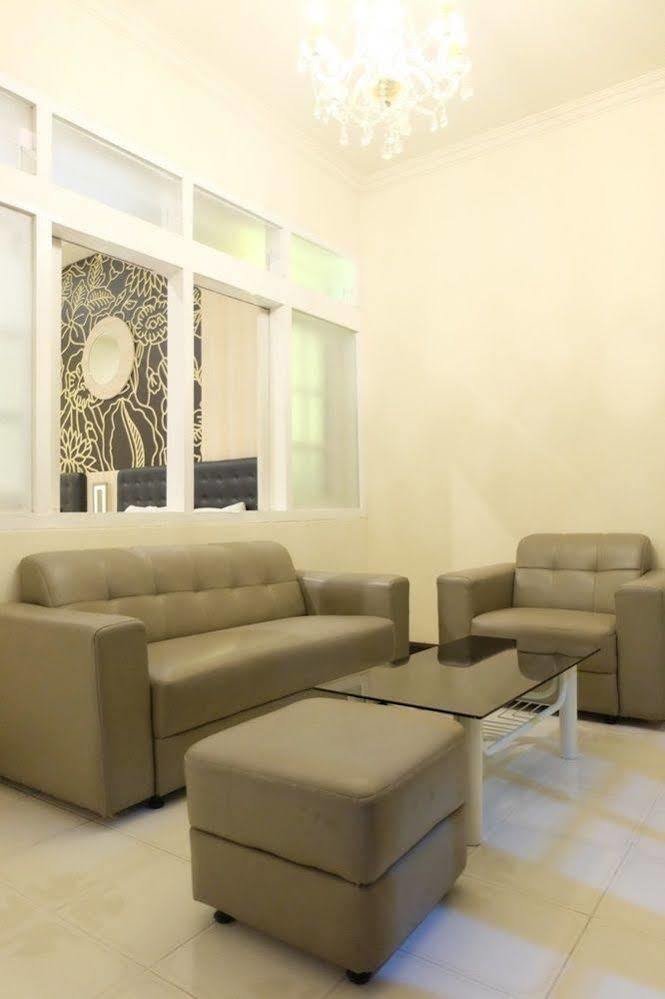 Hotel Indah Palace Tawangmangu Εξωτερικό φωτογραφία
