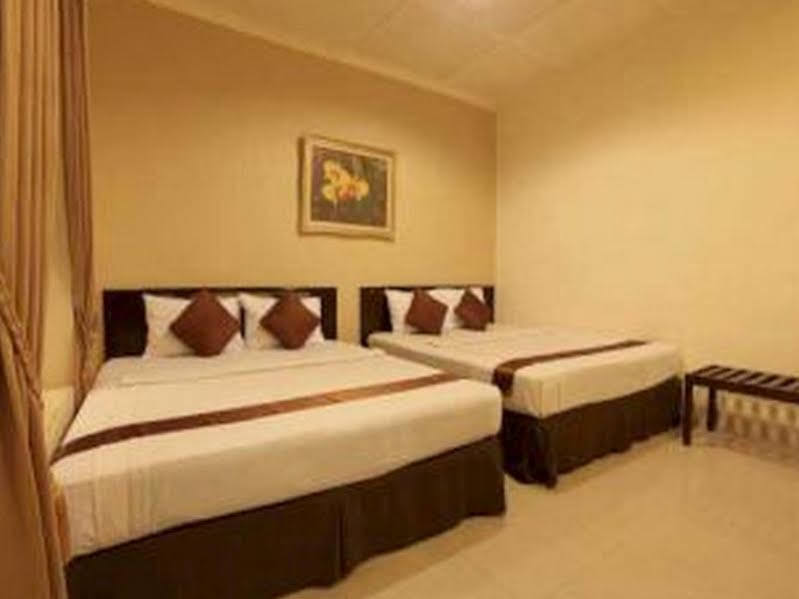 Hotel Indah Palace Tawangmangu Εξωτερικό φωτογραφία