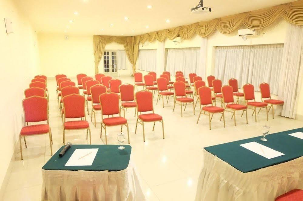 Hotel Indah Palace Tawangmangu Εξωτερικό φωτογραφία